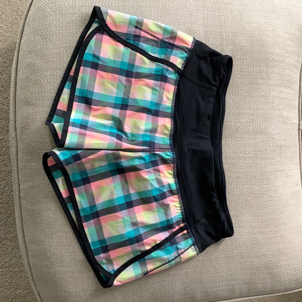 EUC Lululemon speeds shorts size 4 pastel/plaid pattern